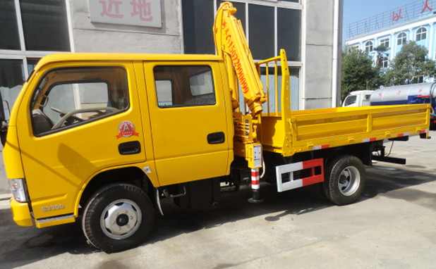 東風(fēng)福瑞卡雙排座小型隨車吊哪里買？