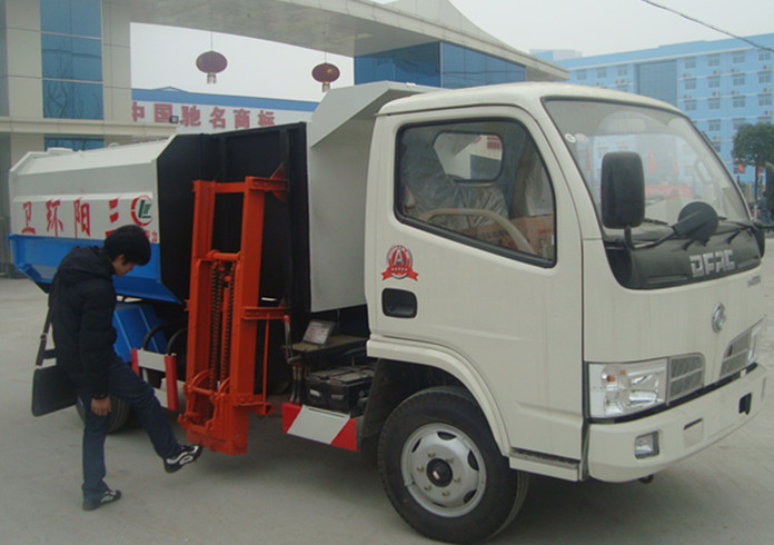 中國(guó)質(zhì)量最好的小型掛桶式垃圾車(chē)