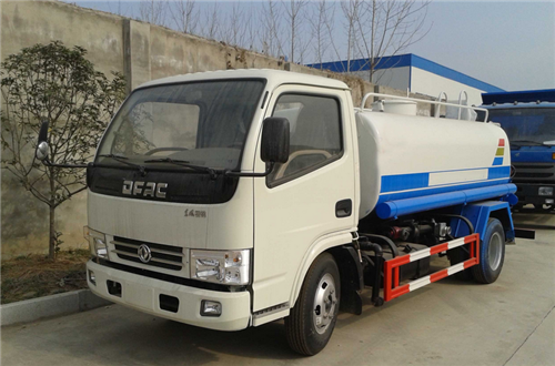 東風(fēng)銳玲灑水車