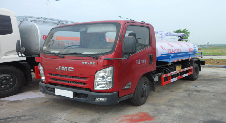 江鈴凱銳6方吸糞車