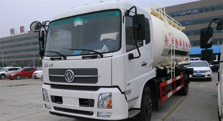 東風(fēng)天錦低密度粉粒物料運(yùn)輸車
