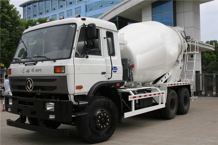 東風后八輪混凝土攪拌運輸車