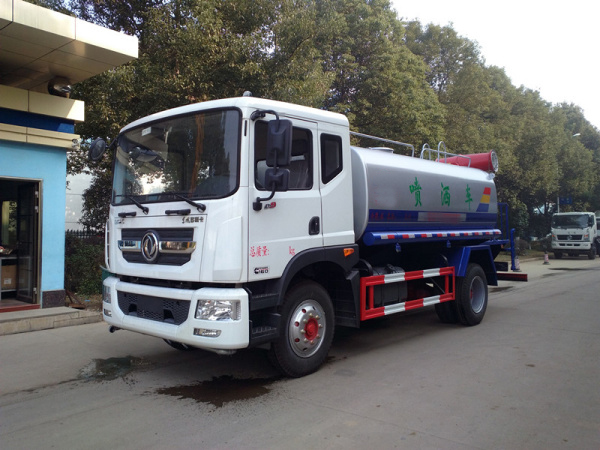 東風(fēng)D9多功能抑塵車