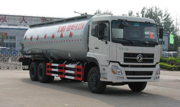 東風(fēng)后八輪低密度粉粒物料運(yùn)輸車