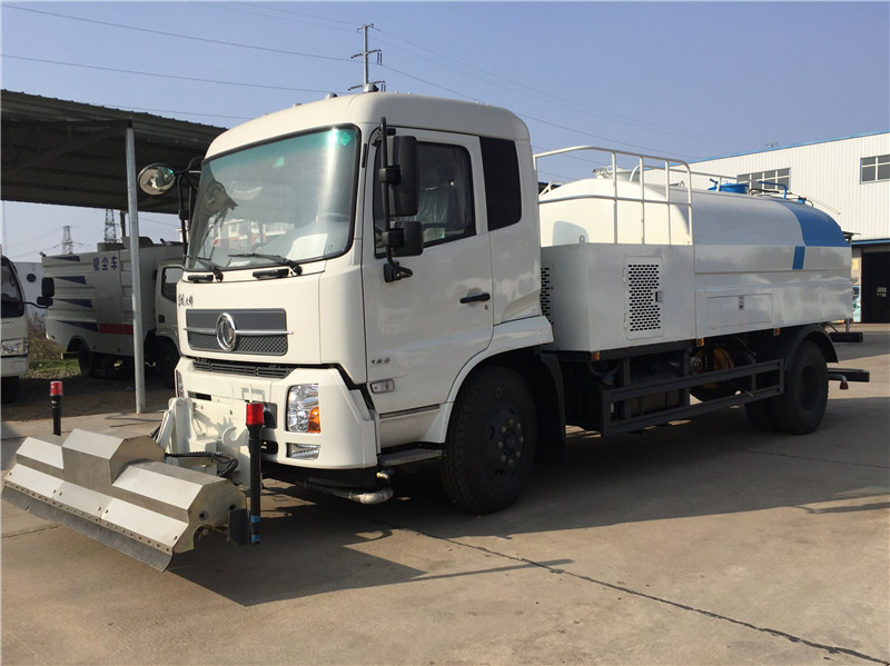 東風(fēng)天錦路面清洗車(chē)