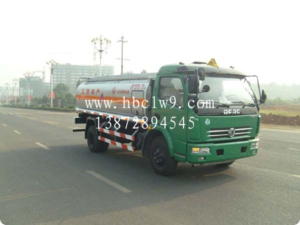 東風(fēng)多利卡加油車(chē)