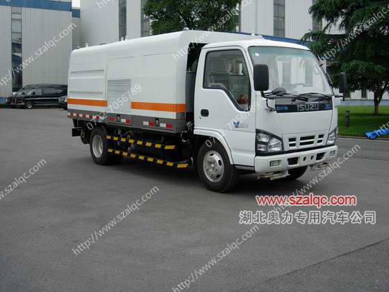 湖北隨州五十鈴慶鈴公路隔離護(hù)欄清洗車廠家價(jià)格