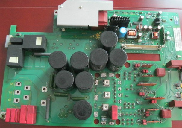 變頻器維修6SE7022-6EC84-1HF3控制板
