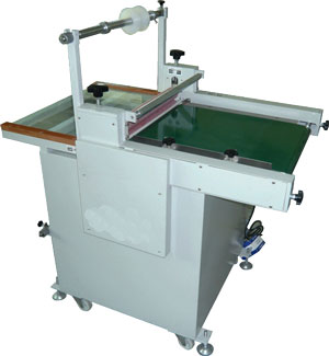 玻璃鏡片覆膜機(jī)，手機(jī)鏡片覆膜機(jī)，輸送帶覆膜機(jī)廠家