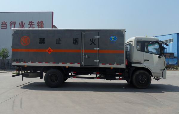 東風天錦9噸民爆車