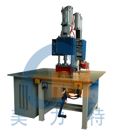 相冊(cè)高頻熱合機(jī)    相冊(cè)高頻熱合機(jī)廠家