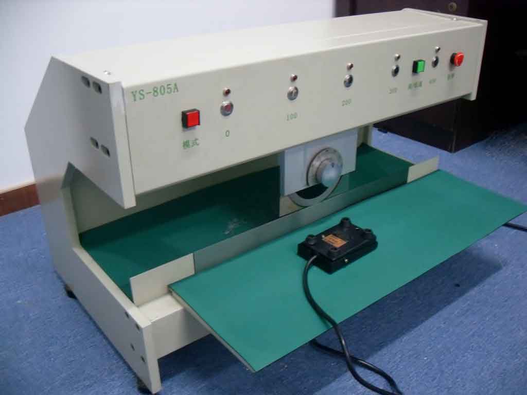 廠家直銷全自動(dòng)PCB分板機(jī)*基板分板機(jī)*LED燈條分割機(jī)最新報(bào)價(jià)