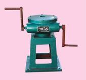 手搖啟閉機(jī)又稱為手動螺桿式啟閉機(jī) 手搖啟閉機(jī)又稱為手動螺桿式啟閉機(jī)