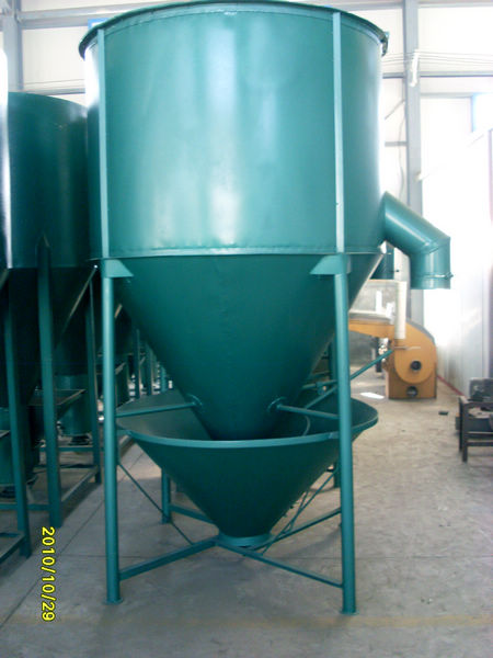 豬用飼料攪拌機(jī)，鍋式攪拌機(jī)，雙鶴專業(yè)生產(chǎn)