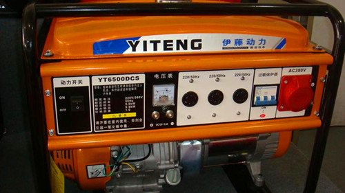出售5千瓦三相汽油發(fā)電機，小型門市應急汽油發(fā)電機