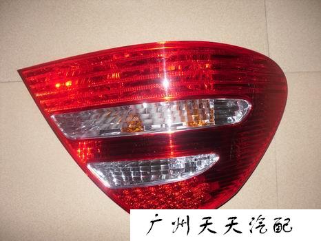供應(yīng)奔馳E280尾燈，大燈，霧燈，雨刮電機(jī)，分電器等全車(chē)件