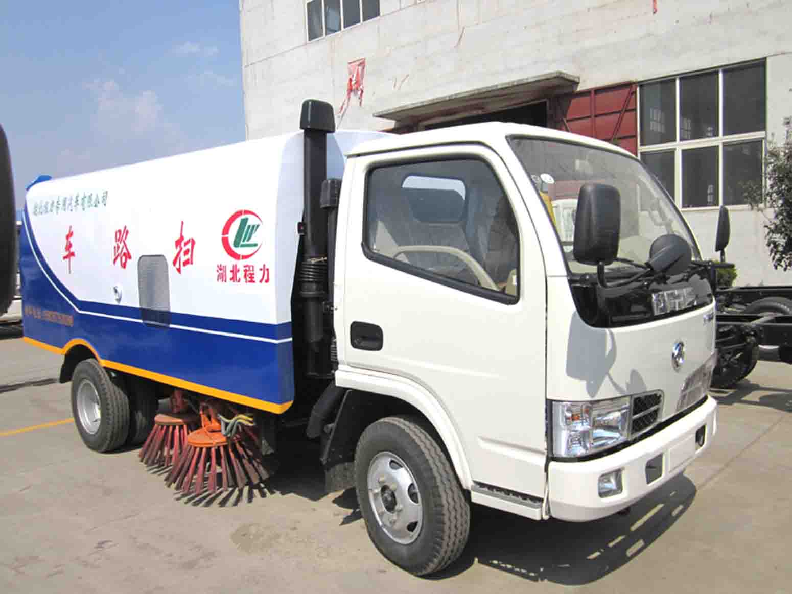 廠家直銷東風小霸王掃路車