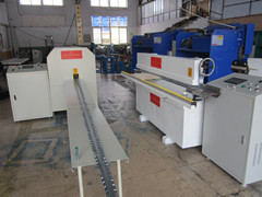 全自動(dòng)鋼帶插件箱機(jī)器，膠合板鋼帶箱生產(chǎn)設(shè)備，插件箱生產(chǎn)設(shè)備