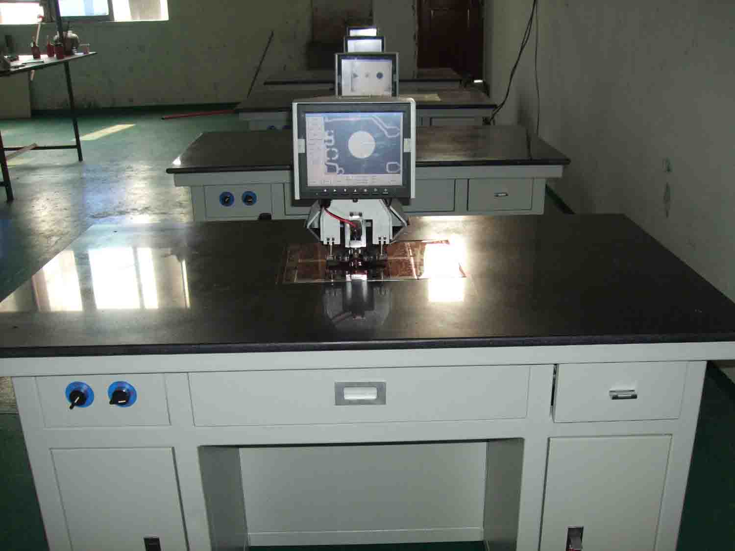 自動(dòng)打孔機(jī)品牌推銷，就選尼圣爾