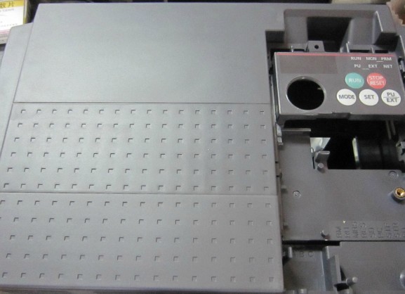 三菱FR-E740-5.5K-CHT/E740-7.5K-CH外殼