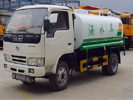 東風(fēng)5噸灑水車湖北隨州生產(chǎn)灑水車