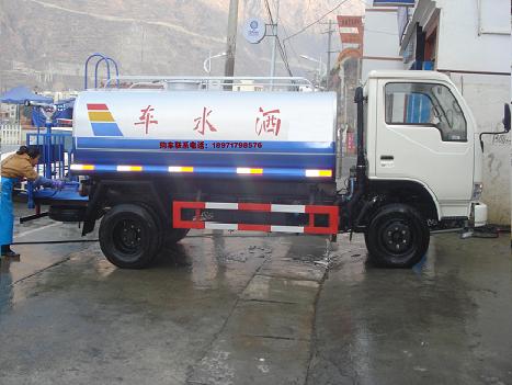 東風(fēng)勁卡灑水車廠家