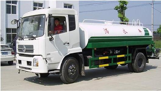東風(fēng)灑水車圖片東風(fēng)灑水車價(jià)格及東風(fēng)灑水車配置