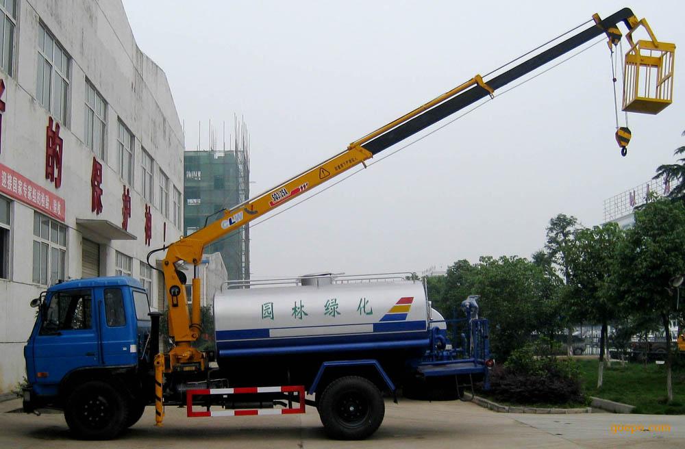 東風(fēng)灑水車(chē)隨車(chē)吊帶高空作業(yè)藍(lán)多功能綠化專(zhuān)用車(chē)