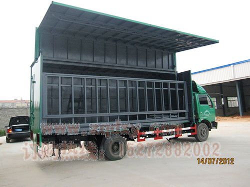 東風(fēng)金霸流動舞臺車