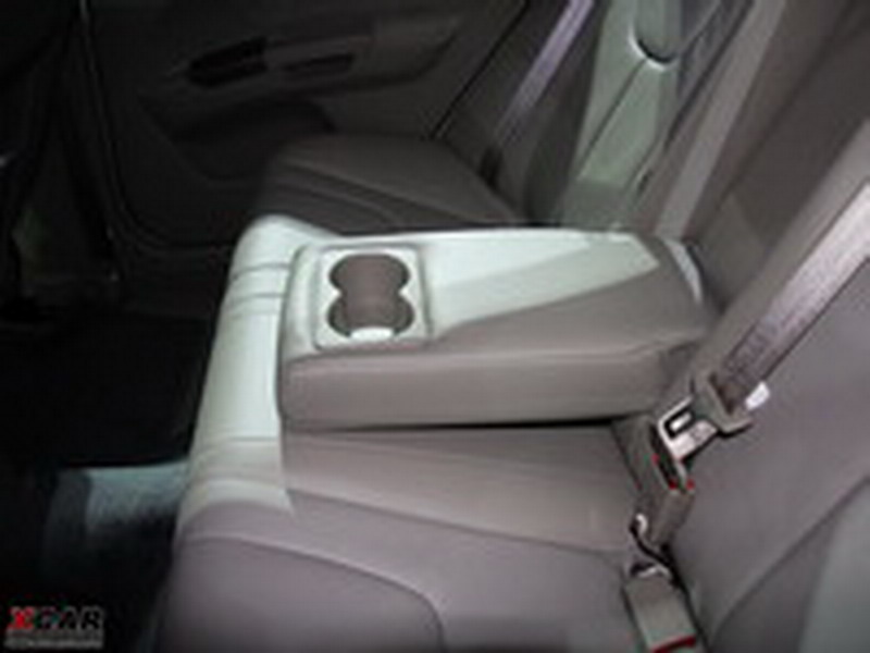 汽車杯托模具、汽車內(nèi)飾件模具、注塑模具、模具加工、黃巖模具、模具廠