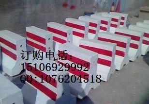 傾力推薦*文登高速公路防撞桶，吹塑防撞桶