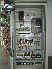 哈爾濱變頻供水控制柜，變頻供水廠家，變頻器一拖多