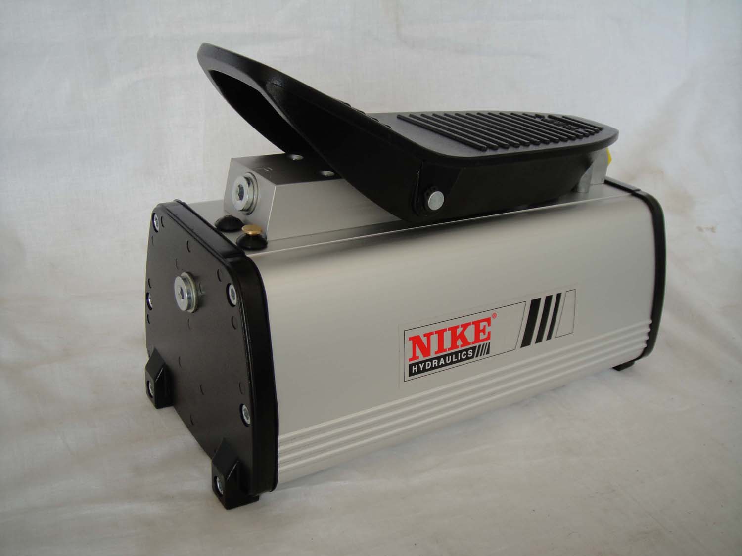 NIKE液壓工具 手動(dòng)泵 電動(dòng)泵 氣動(dòng)泵 高壓泵