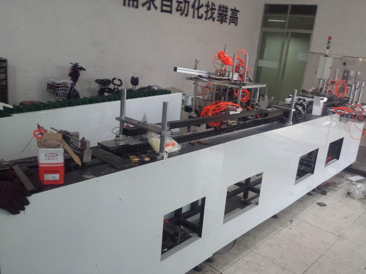 新型LED燈具自動包裝機(jī)（LED燈泡/球泡燈/射燈/蠟燭燈）