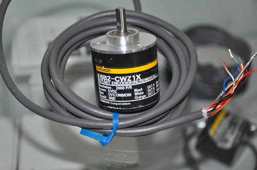 供應(yīng)歐姆龍增量型外徑40編碼器  E6B2-CWZ1X 2000P