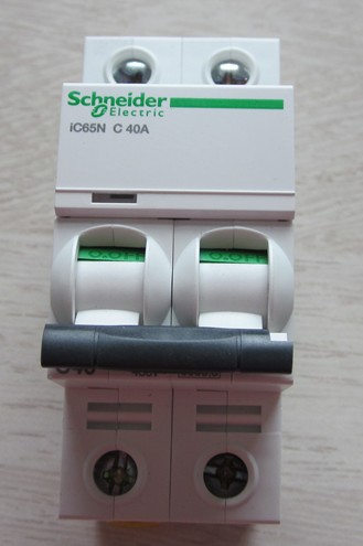 iC65N 4P D20A 施耐德原裝正品長沙現(xiàn)貨供應(yīng)