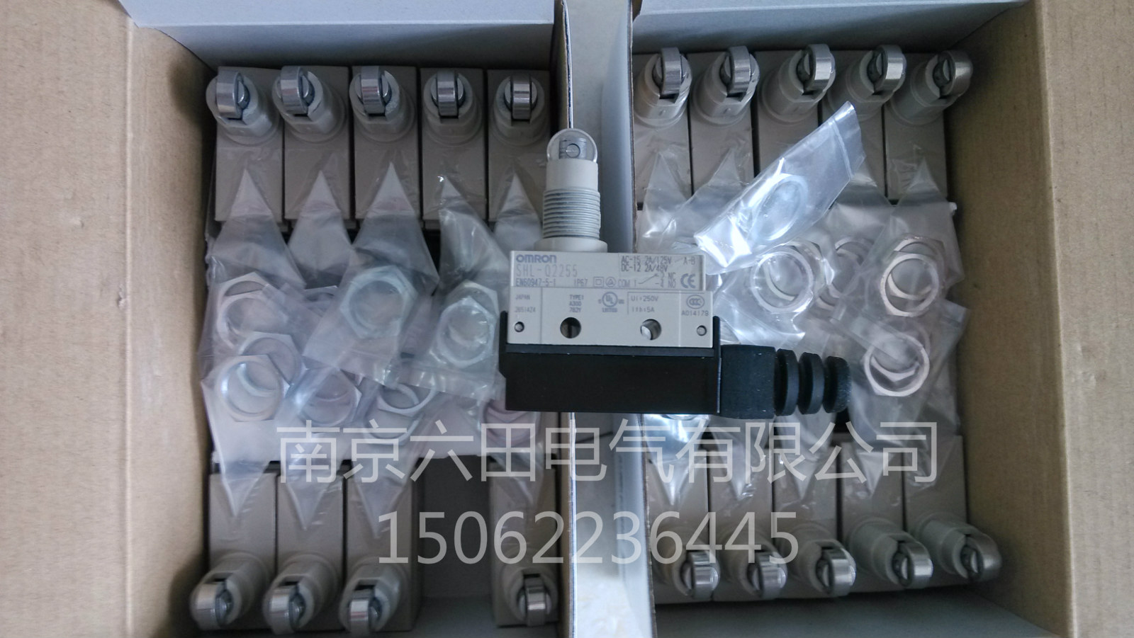 特價供應(yīng)歐姆龍柱塞型限位開關(guān)SHL-W2155現(xiàn)貨