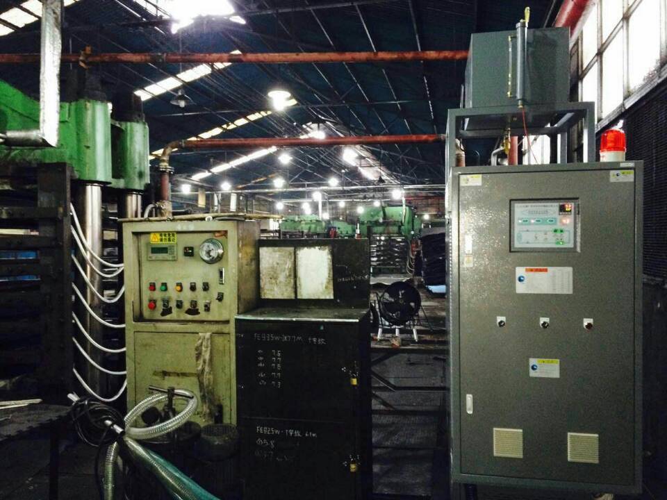 橡膠硫化機(jī)模板油加熱器、硫化機(jī)平板油加熱器