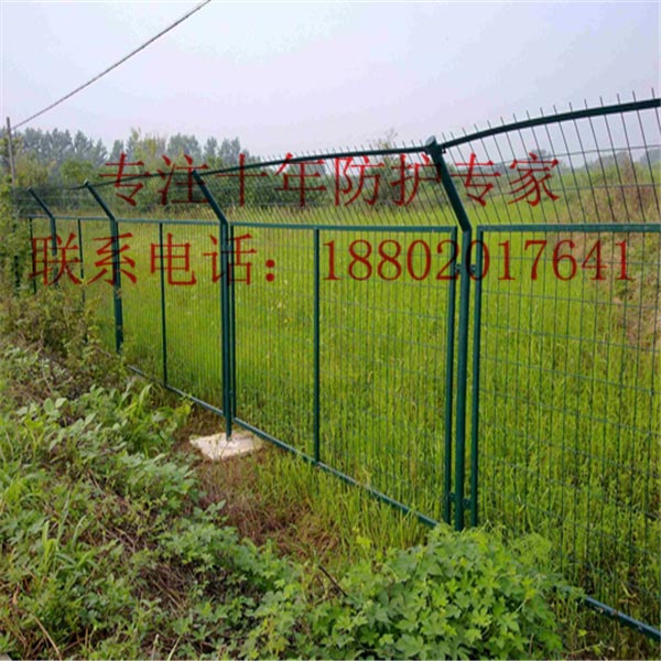 佛山浸塑護(hù)欄網(wǎng)熱銷 東莞小區(qū)圍欄網(wǎng)價格 廣東公路隔離網(wǎng)批發(fā)