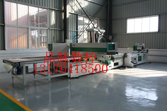榆林品脈數(shù)控開料機(jī)   板式家具數(shù)控開料機(jī)廠家