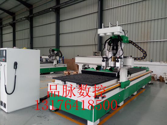 巴中品脈數(shù)控開料機    全屋定制設備數(shù)控開料機廠家直銷哪家好