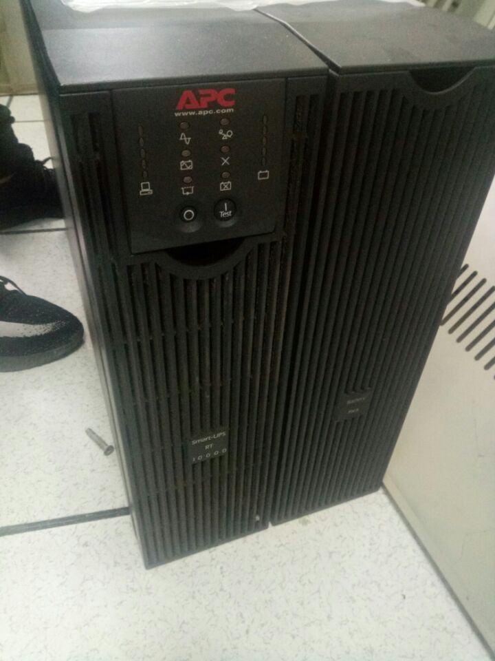 APC SURT1000UXICH UPS電源電流
