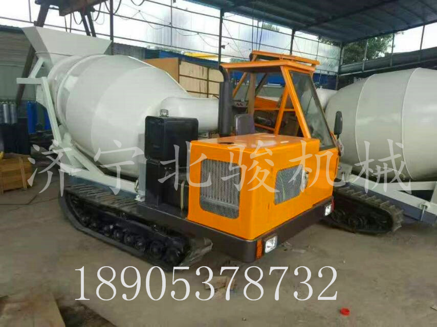 涼山工程履帶攪拌罐車 自動(dòng)上料履帶罐 3方罐車