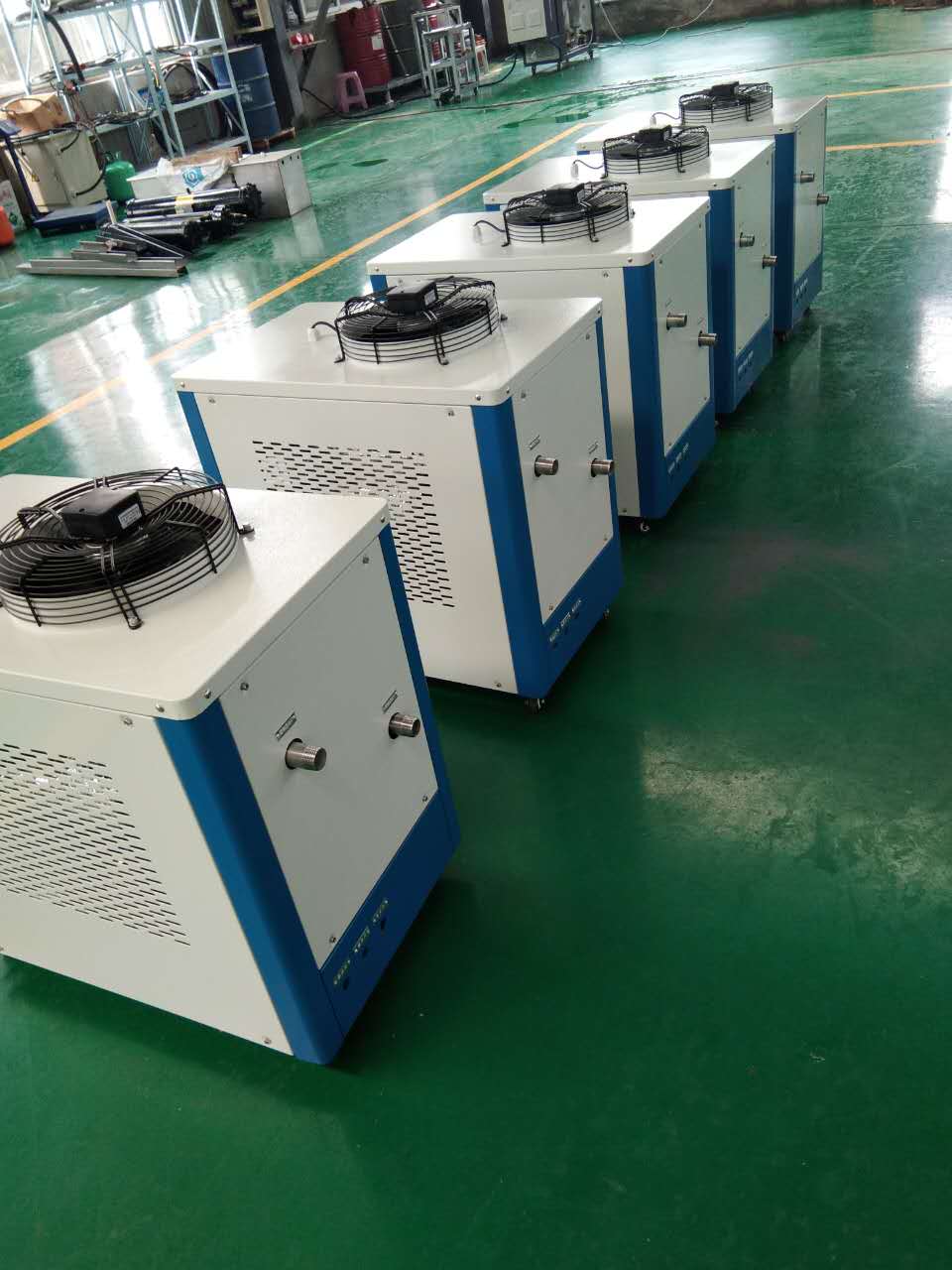 吹瓶機降溫用風冷式冷水機可好