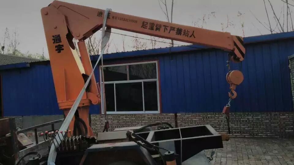 吊運(yùn)機(jī)安裝小吊車小吊機(jī)隨車吊小型吊機(jī)小型吊車汽車吊