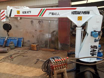 隨車吊運(yùn)機(jī) 雙排隨車吊 直臂隨車吊 汽車隨車吊 隨車吊出售
