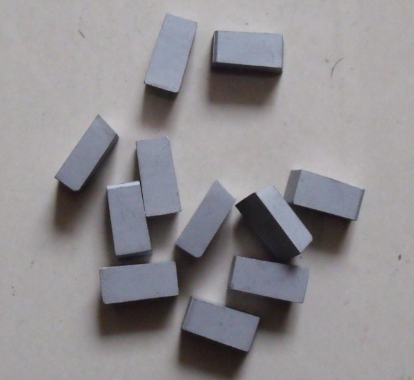 YT758/D240合金刀片