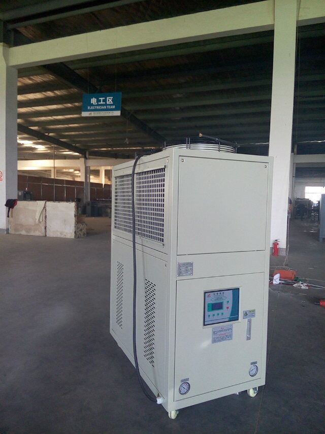 供應(yīng)汽車配件專用冷水機(jī)組