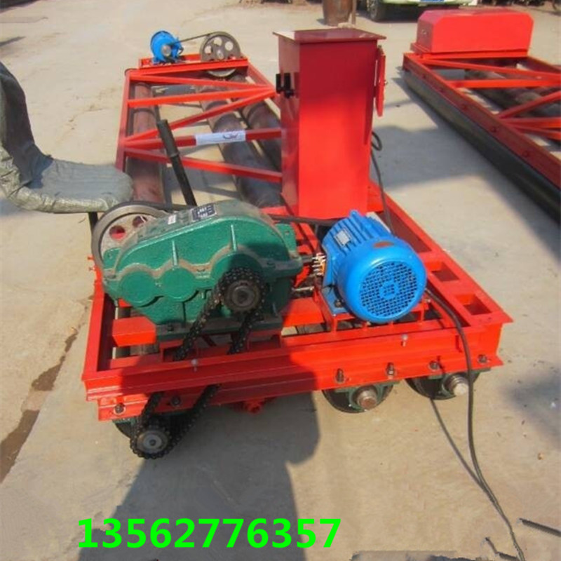 浩鴻全自動路面振動梁 三輥軸攤鋪機(jī)助力中國夢