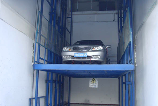 濟南霸力導(dǎo)軌式汽車升降平臺